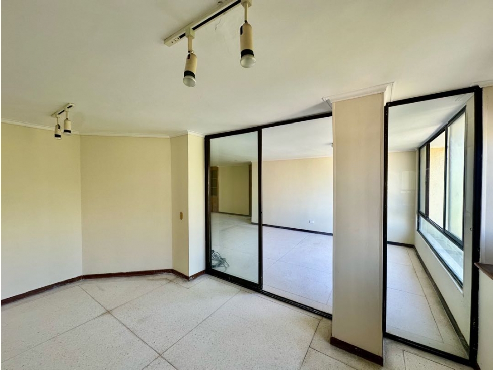 APARTAMENTO EN VENTA 3 HABITACIONES EN RIOMAR — foto 3