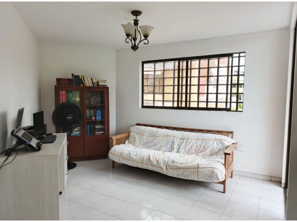 APARTAMENTO EN VENTA 4 HAB. BARRIO LA CUMBRE — foto 3