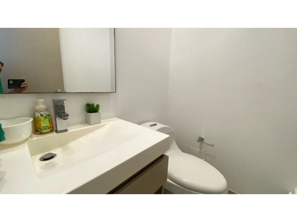 APARTAMENTO EN VENTA DE OPROTUNIDAD PORTAL DEL GENOVES — foto 5