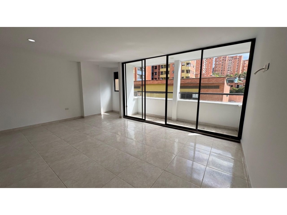 Apartamento en venta a una cuadra del parque de Sabaneta — foto 2