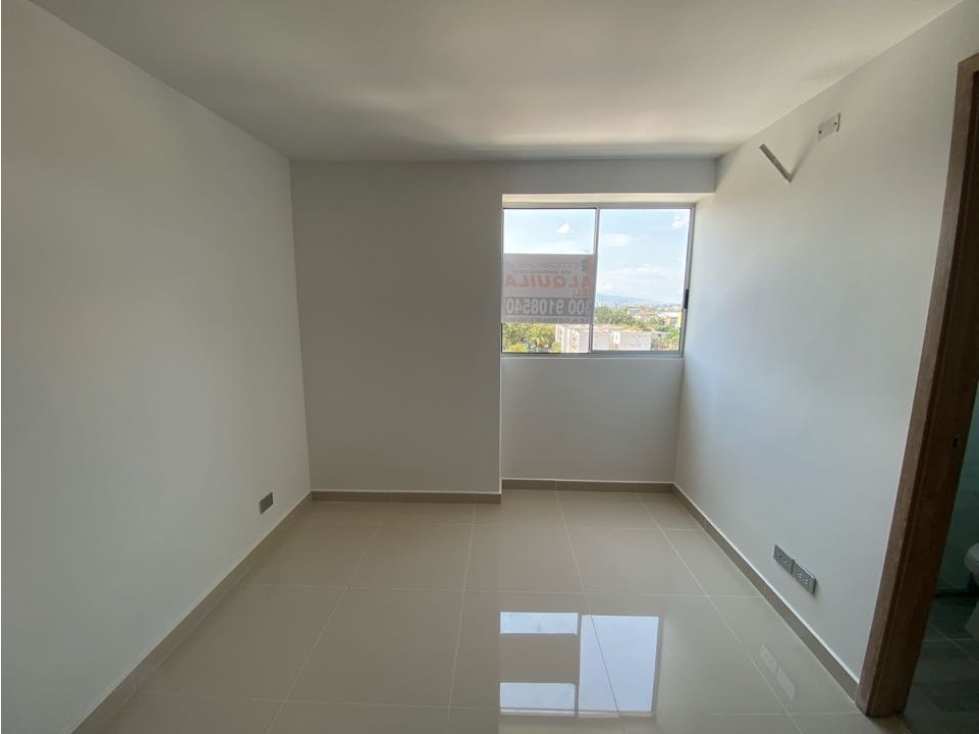 APARTAMENTO EN ALQUILER AL SUR CALI MELENDEZ CR TORRE GOLF — foto 3