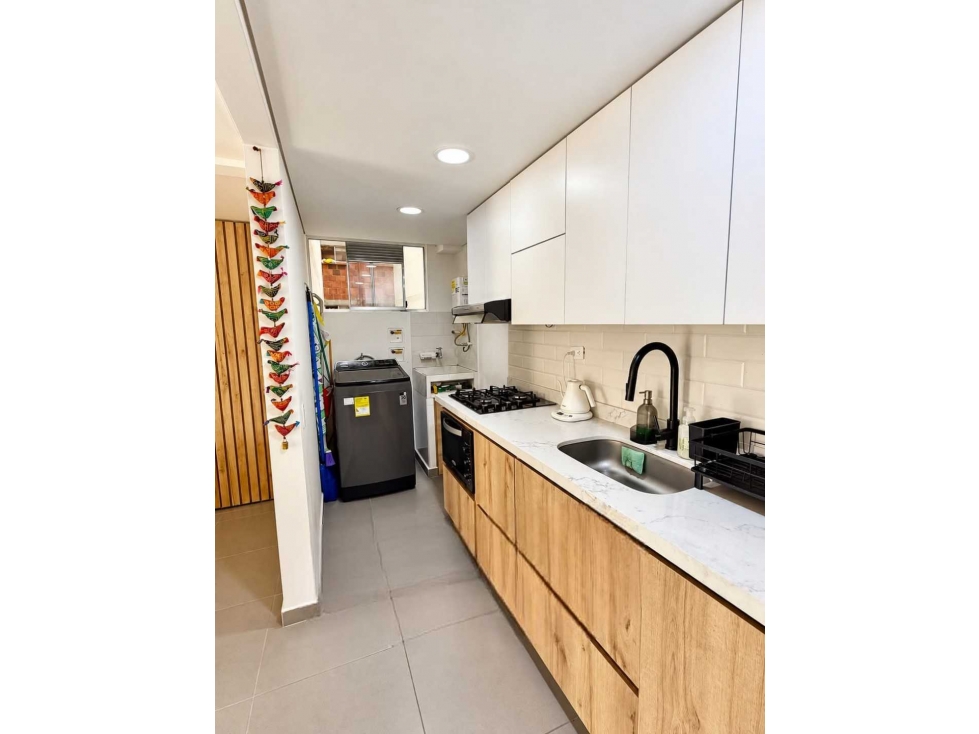 APARTAMENTO EN VENTA, BARRIO LOS COLORES MEDELLIN — foto 3