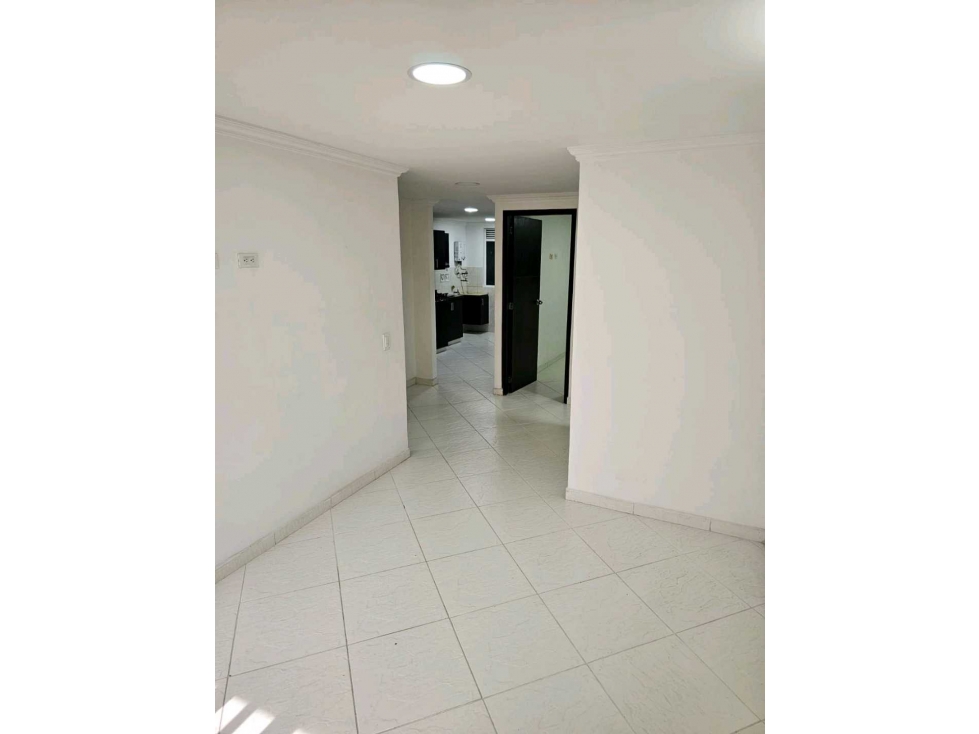 APARTAMENTO EN VENTA CALASANZ PARTE BAJA MEDELLIN — foto 3