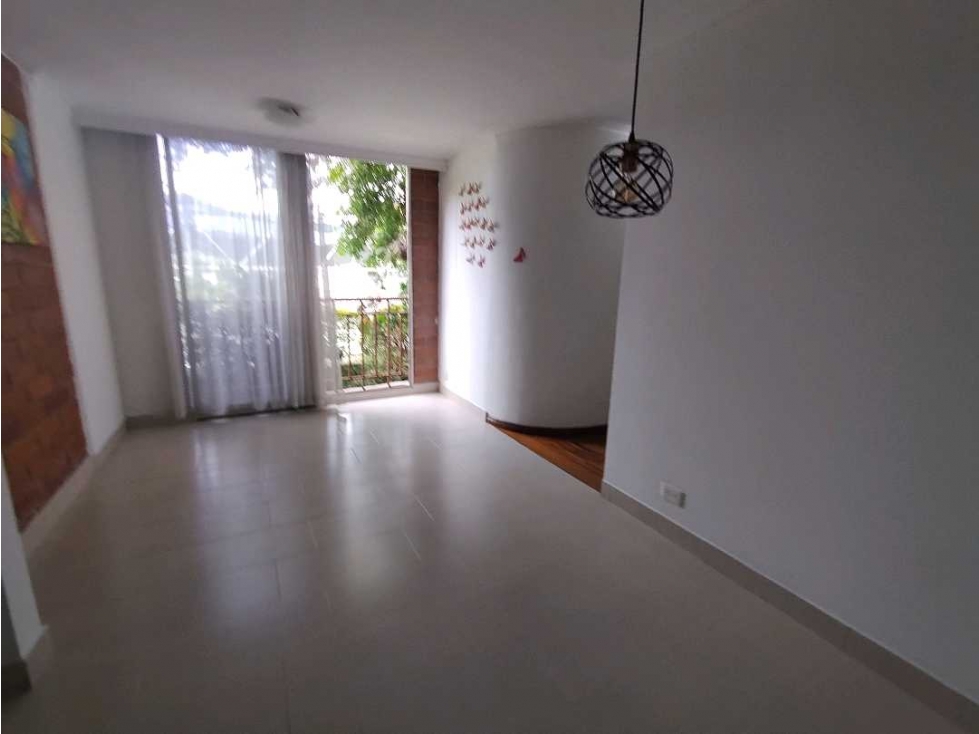 APARTAMENTO EN VENTA CALASANZ, PARQUEDAERO CUBIERTO — foto 2