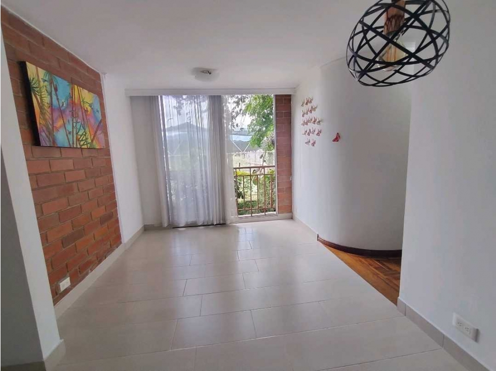 APARTAMENTO EN VENTA CALASANZ, PARQUEDAERO CUBIERTO — foto 3