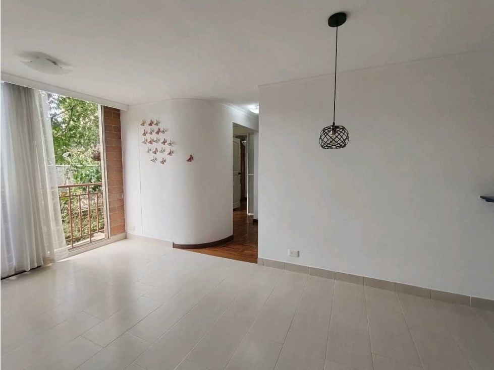 APARTAMENTO EN VENTA CALASANZ, PARQUEDAERO CUBIERTO — foto 5