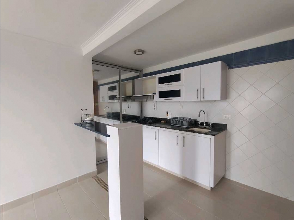 APARTAMENTO EN VENTA CALASANZ, PARQUEDAERO CUBIERTO — foto 6