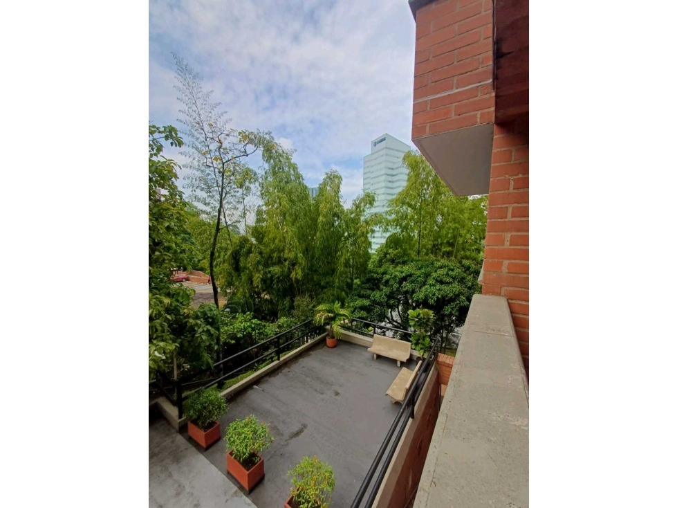 APARTAMENTO EN VENTA CASTROPOL POBLADO (N) — foto 2