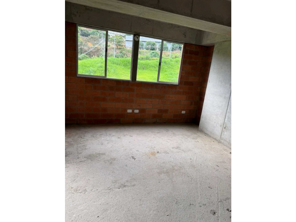 Apartamento en Venta Cerca al Exito de Robledo Con Parqueadero Privado