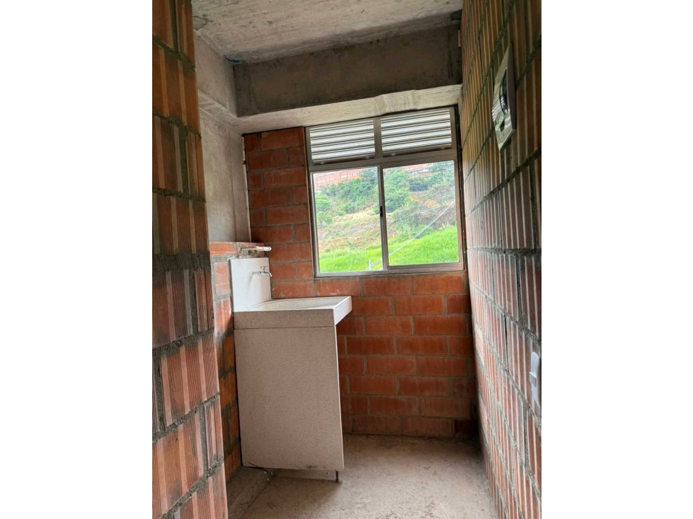 Apartamento en Venta Cerca al Exito de Robledo Con Parqueadero Privado — foto 4