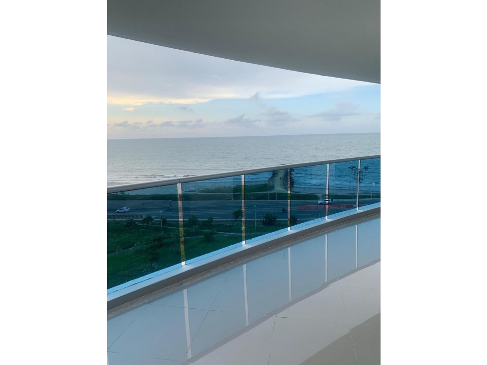 Apartamento en venta con vista al mar -frente al parque lineal crespo