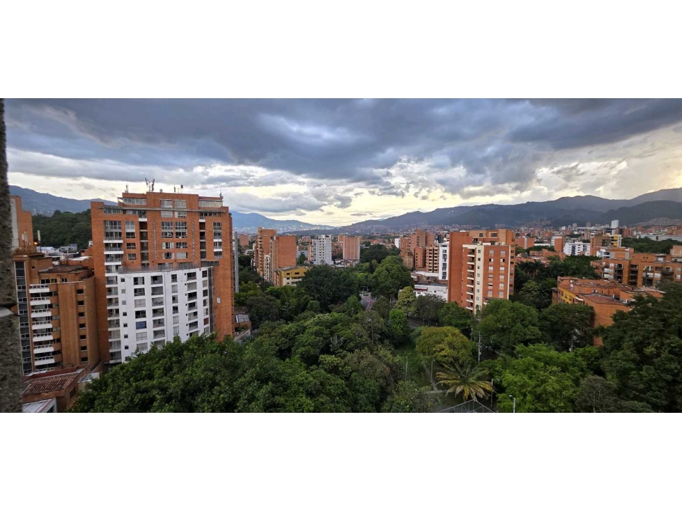 Apartamento en Venta Conquistadores con Piscina Medellín