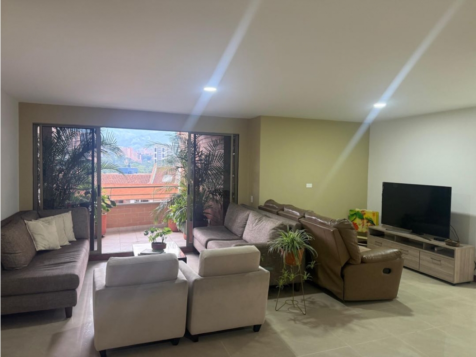 APARTAMENTO EN VENTA EL CAMPESTRE, EL POBLADO MEDELLIN — foto 2