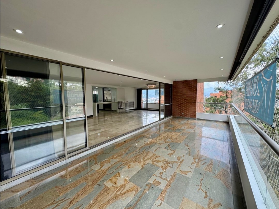 Apartamento en venta El Poblado parte alta