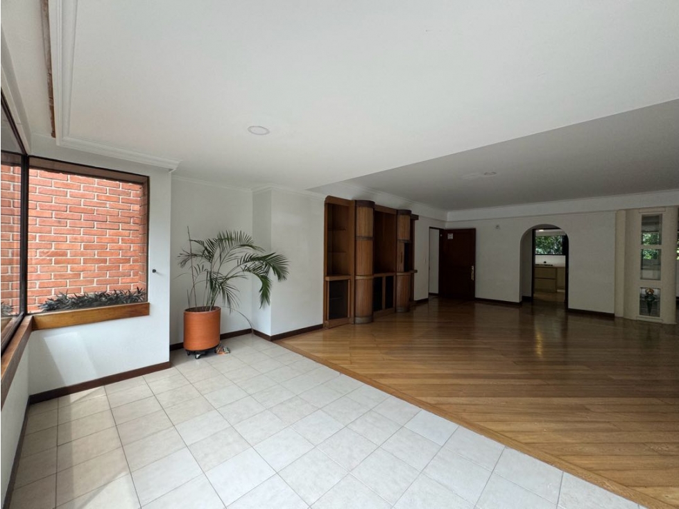 Apartamento en venta El Poblado Sector Los Balsos con amplios espacios — foto 4