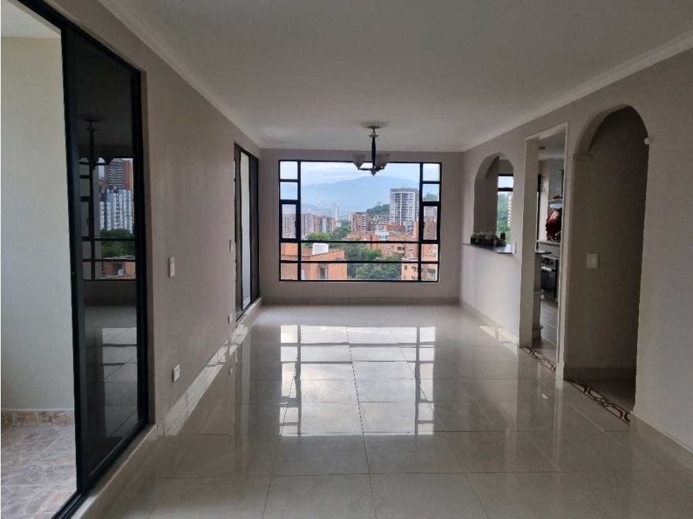 APARTAMENTO EN VENTA EL POBLADO, CASTROPOL — foto 3