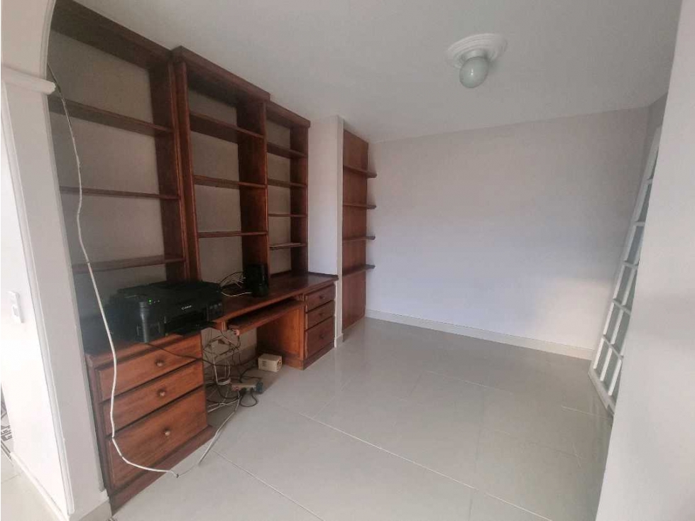 APARTAMENTO EN VENTA EL POBLADO, CASTROPOL — foto 6