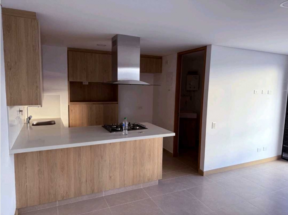 APARTAMENTO EN VENTA EL POBLADO SECTOR LAS PALMAS (T) — foto 3