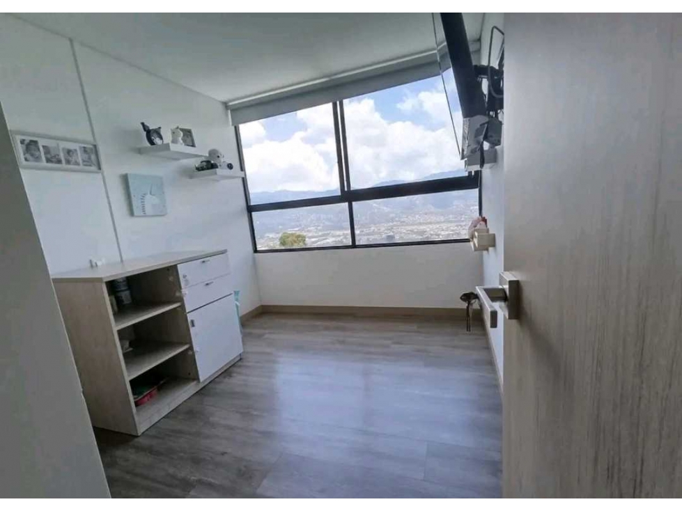 APARTAMENTO EN VENTA EL POBLADO SECTOR LAS PALMAS (T) — foto 3