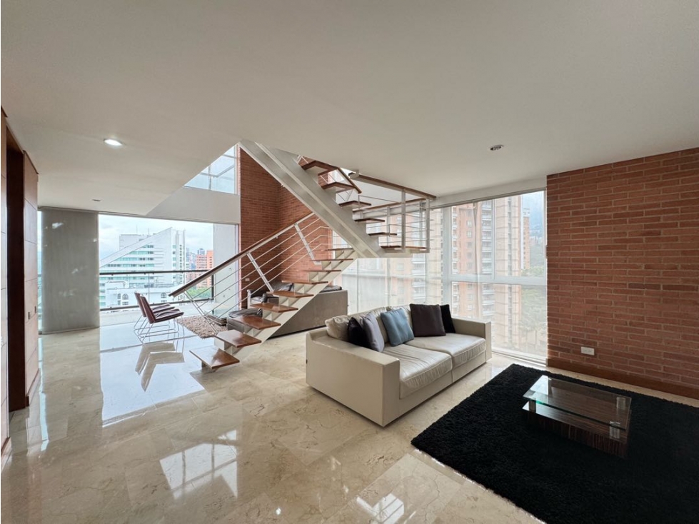 Apartamento en venta amoblado el Poblado Los Parra con vista a ciudad