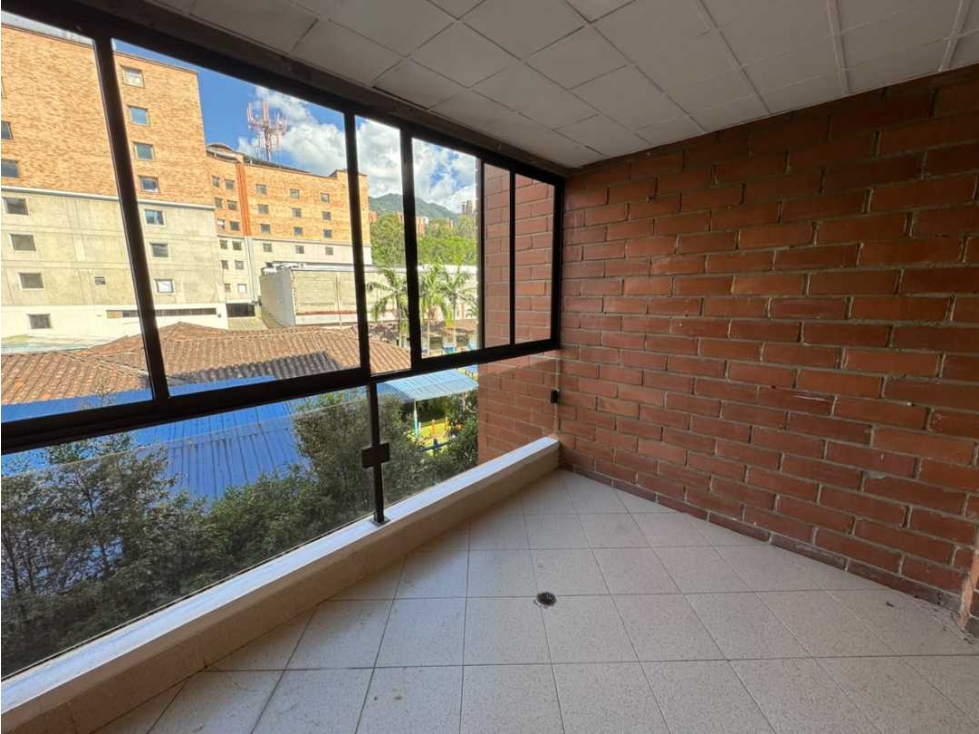 APARTAMENTO EN VENTA EN EL POBLADO MILLA DE ORO — foto 3