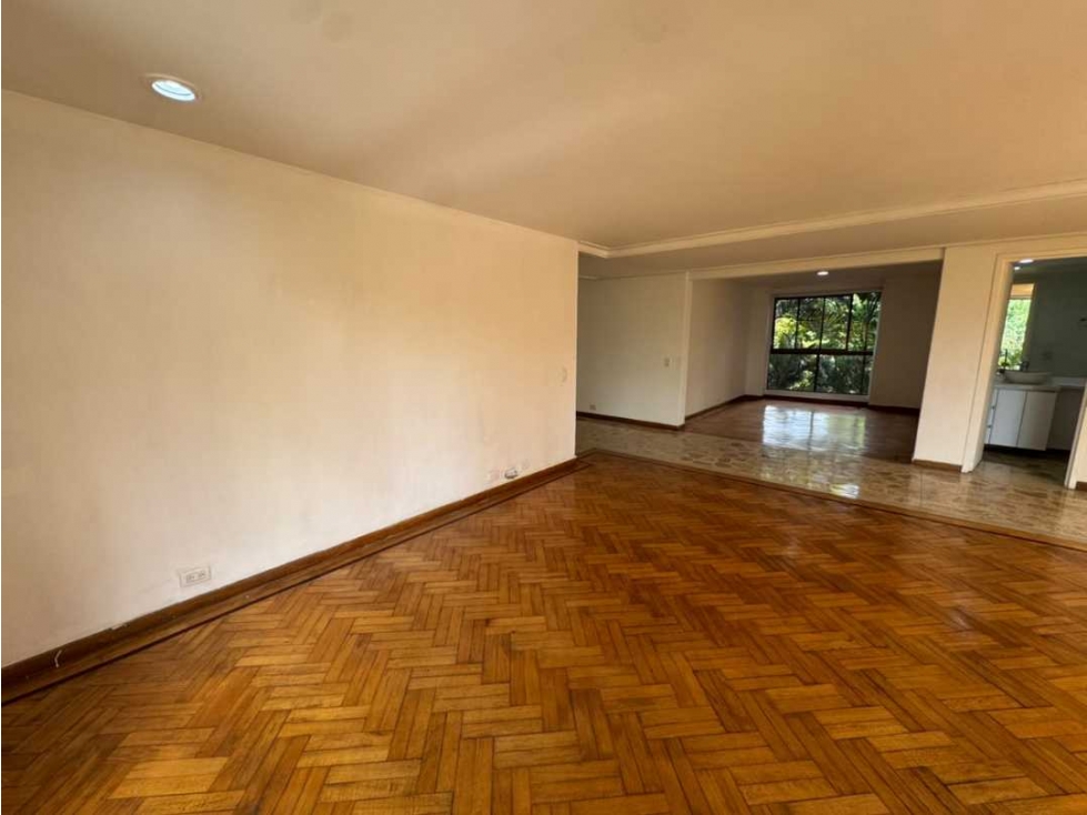 APARTAMENTO EN VENTA EN EL POBLADO MILLA DE ORO — foto 5