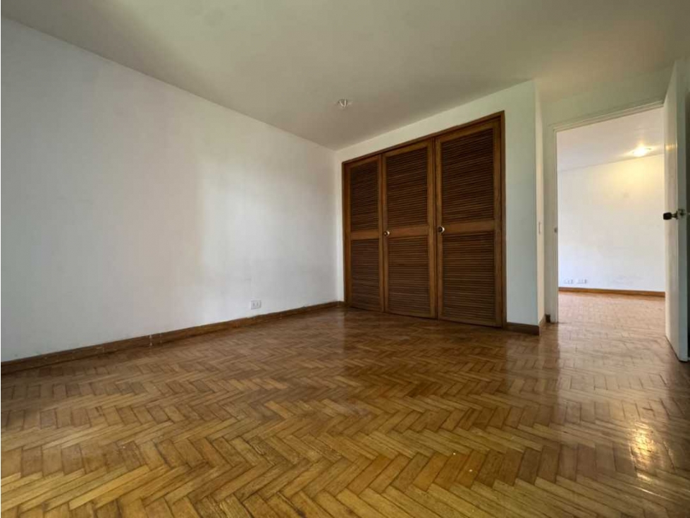 APARTAMENTO EN VENTA EN EL POBLADO MILLA DE ORO — foto 6