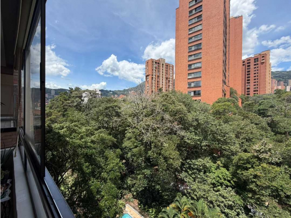 APARTAMENTO EN VENTA EL POBLADO LA TOMATERA — foto 2