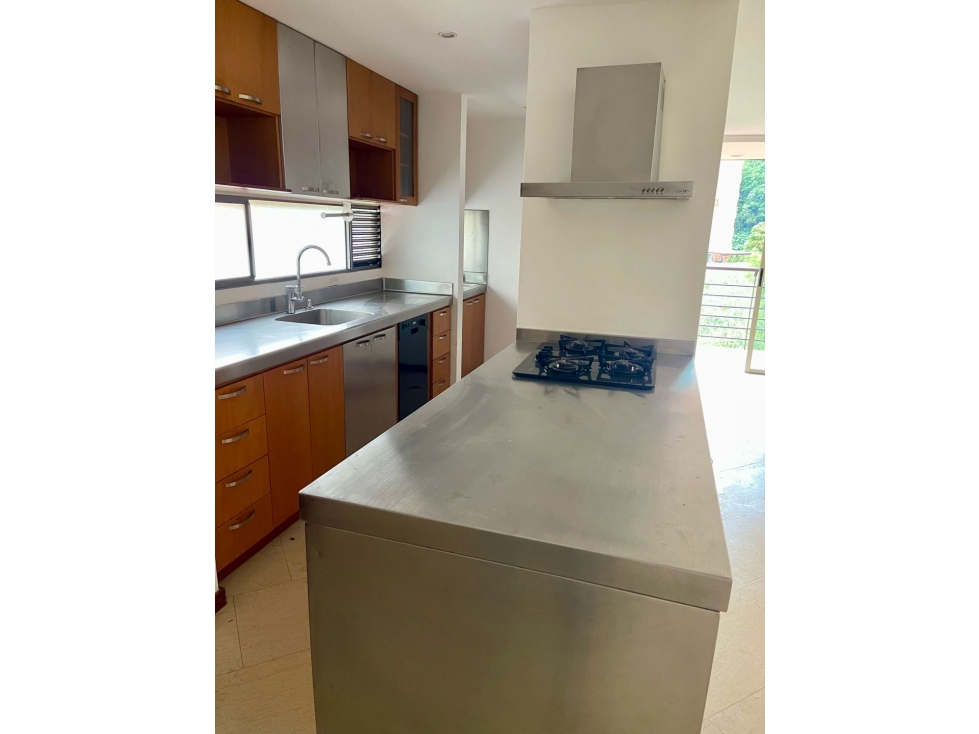 APARTAMENTO EN VENTA EL TESORO, EL POBLADO, MEDELLÍN — foto 4