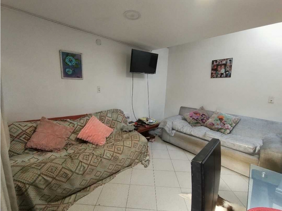 APARTAMENTO EN VENTA EN ALMERIA MEDELLIN. SIN ADMINISTRACION