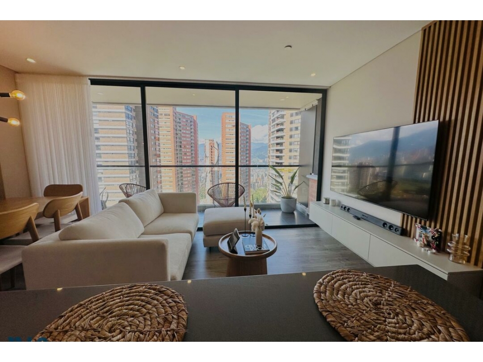 Apartamento en venta en Altos del Poblado, Medellín