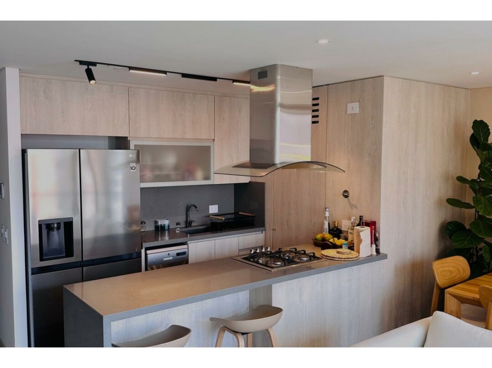 Apartamento en venta en Altos del Poblado, Medellín — foto 2