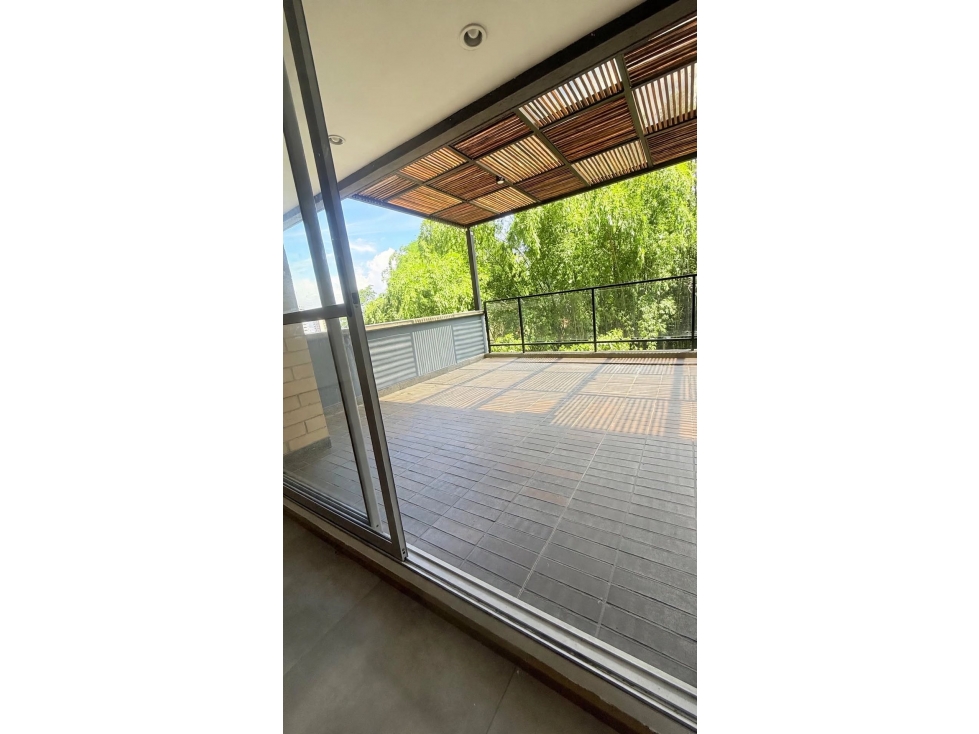 APARTAMENTO EN VENTA EN AMARELLO CON TERRAZA Y PÉRGOLA | 2 HABITACION — foto 5