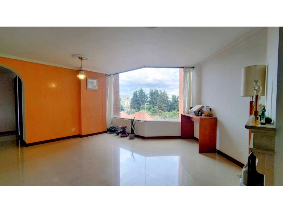 Apartamento en venta en Bogotá Sector J.Vargas — foto 2