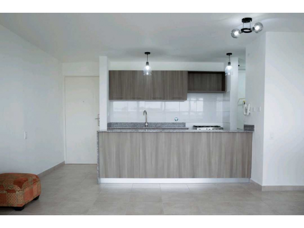 APARTAMENTO EN VENTA EN BRISAS DEL GOLF 3REC + DEN — foto 5