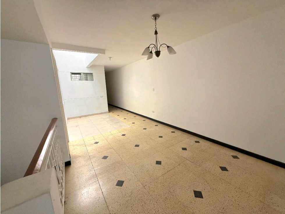 CASA EN VENTA EN CALASANZ CON PARQUEADERO PRIVADO PARTE BAJA CON 150 M — foto 2