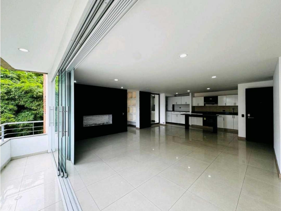 Apto de 129m² con 2 Garajes Independientes en Venta | El Poblado — foto 2