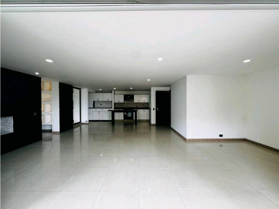 Apto de 129m² con 2 Garajes Independientes en Venta | El Poblado — foto 4