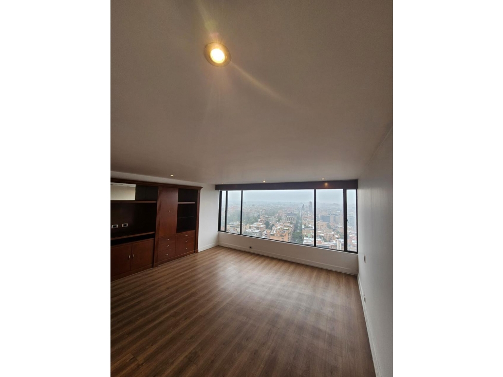APARTAMENTO EN VENTA CHICO ALTO, BOGOTA (para remodelar) — foto 2