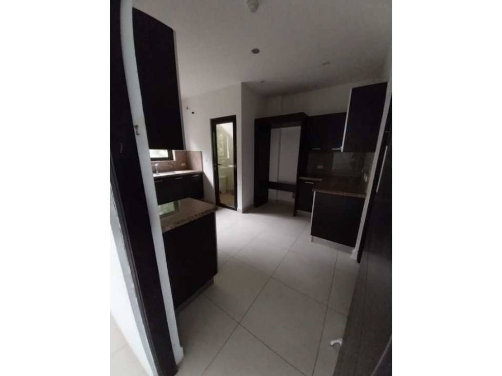 APARTAMENTO EN VENTA EN CLAYTON 2 REC +CBS — foto 3