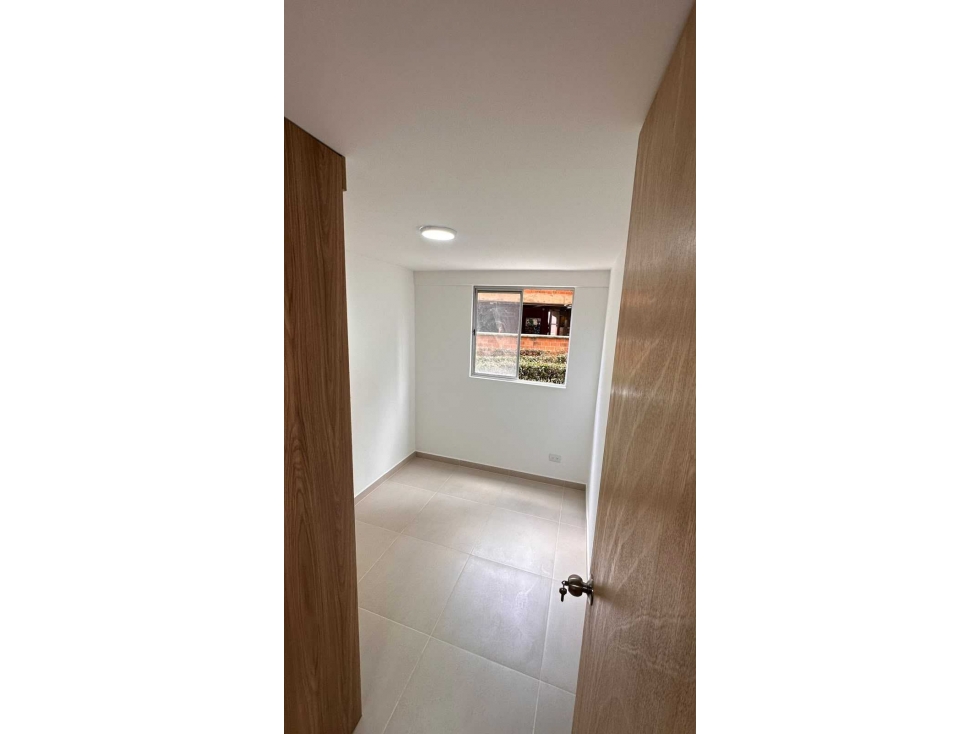 APARTAMENTO EN VENTA EN DITAIRES ITAGUI. CON PARQUEADERO PRIVADO. — foto 2