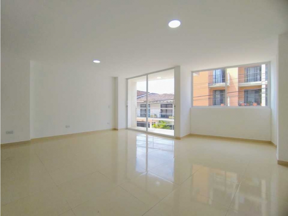 Apartamento En Venta En Edificio En Miraflores, Cali.