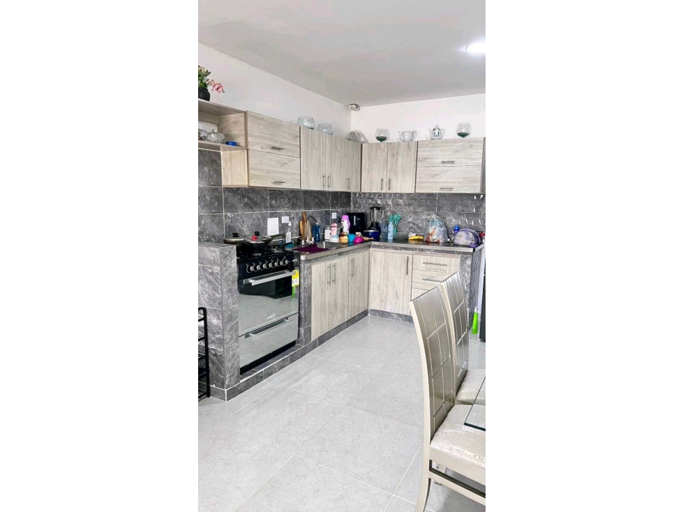 APARTAMENTO EN VENTA EN EL BARRIO SANTA BARBARA SEGUNDO PISO