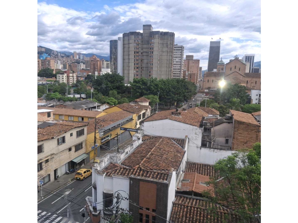 APARTAMENTO EN VENTA PRADO CENTRO CON PARQUEADERO CLINICA CES — foto 6