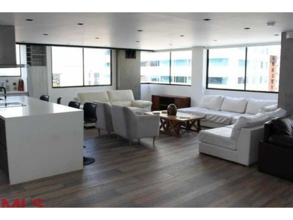 Apartamento en venta en El Poblado, Medellín — foto 2