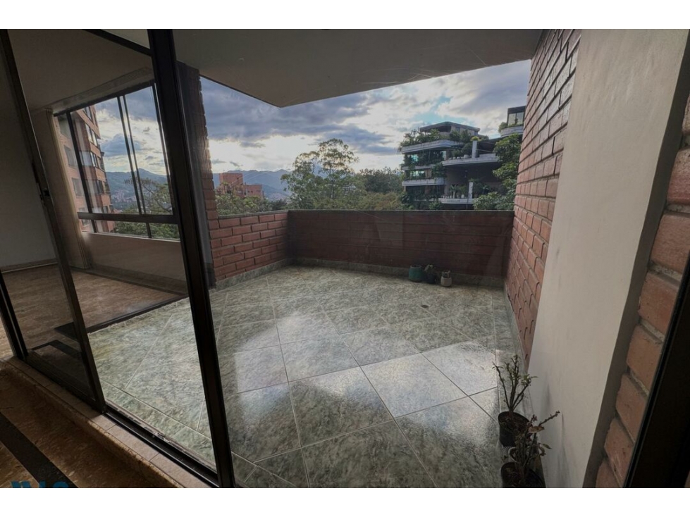 Apartamento en venta en El Poblado, Medellín — foto 2