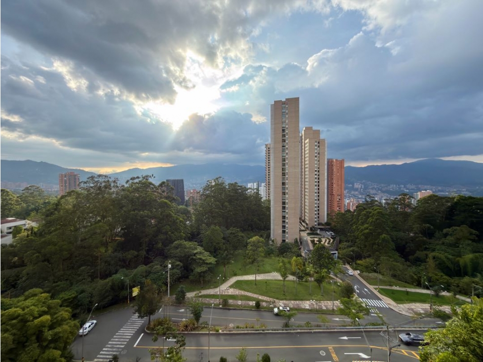 APARTAMENTO EN VENTA EN EL POBLADO SECTOR LOS BALSOS