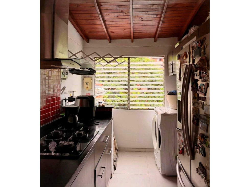 Apartamento En Venta En El Poblado, Loma De San Julian — foto 2
