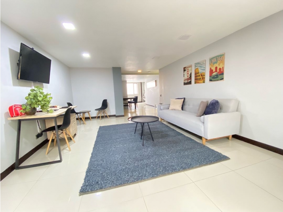 Apartamento en Venta en El Poblado, a una cuadra del parque Lleras
