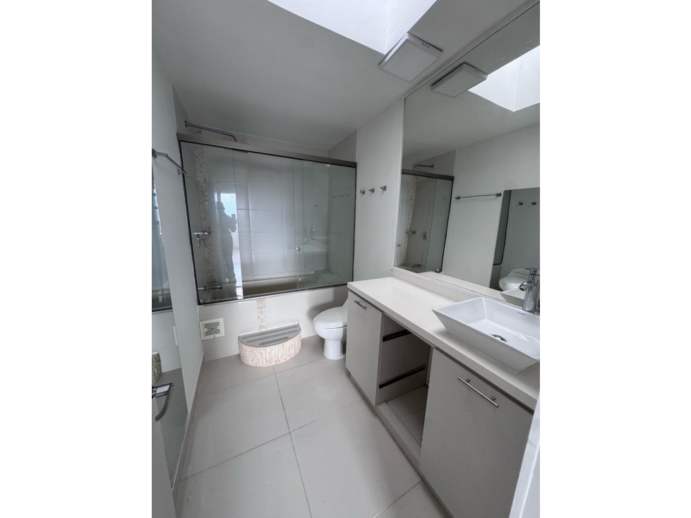 Apartamento en venta en el Poblado cerca a Santa Fe — foto 3